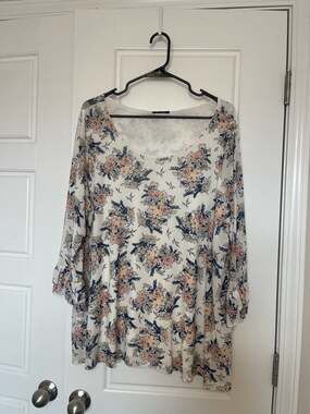 Paper Moon White Floral Lightweight Long Sleeve Blouse with Ruffle Cuffs